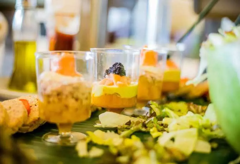 Hotel Nobila Airport