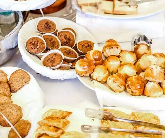 Hotel Nobila Airport