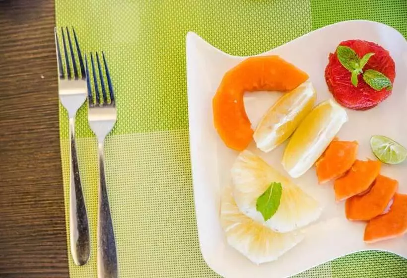 Hotel Nobila Airport