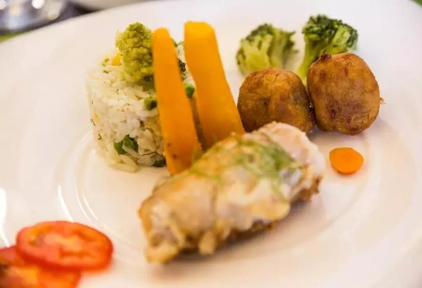 Hotel Nobila Airport