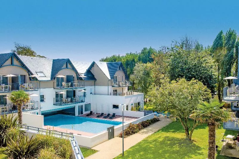 هتل Résidence Vacances Bleues Les Jardins D Arvor