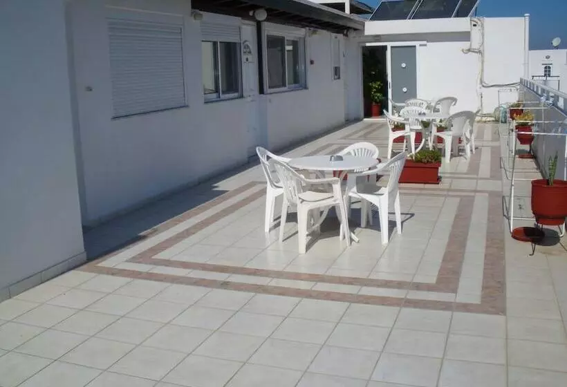 田舎風ホテル Elite Apartments