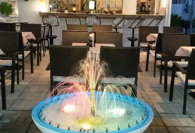 田舎風ホテル Elite Apartments