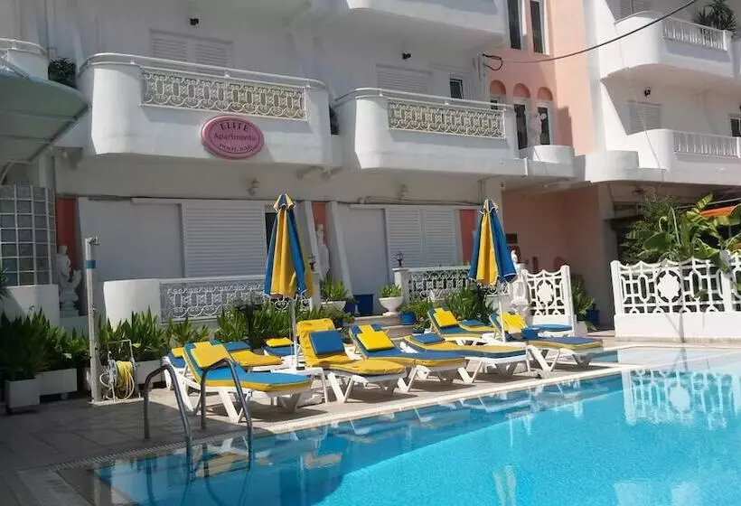 田舎風ホテル Elite Apartments