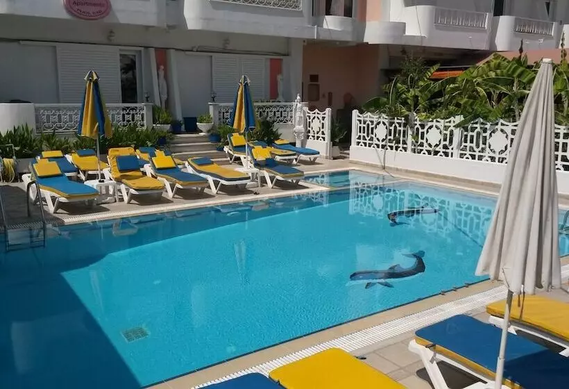 田舎風ホテル Elite Apartments