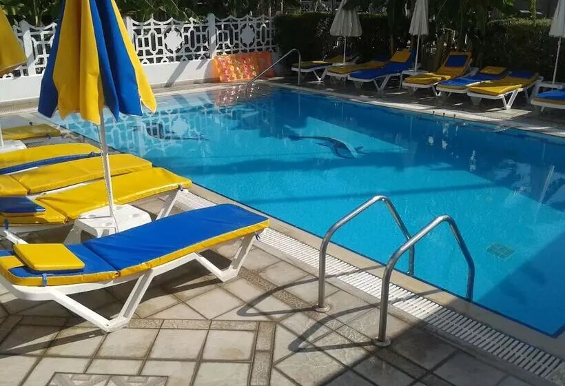 田舎風ホテル Elite Apartments