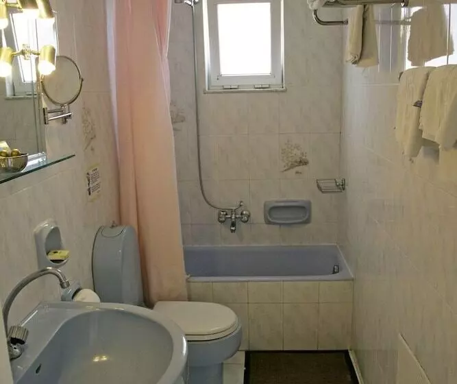 田舎風ホテル Elite Apartments