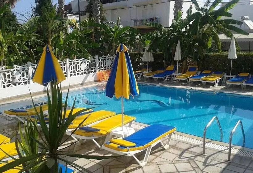 田舎風ホテル Elite Apartments