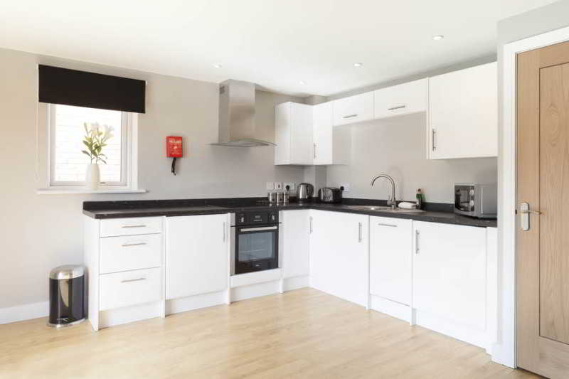 酒店 Saracens Courtyard Apartments