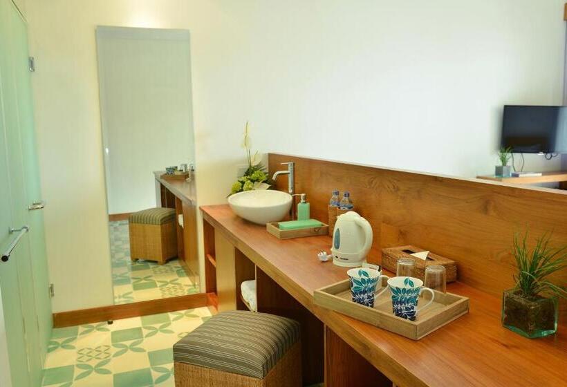 Otel The Open House Jimbaran Bali