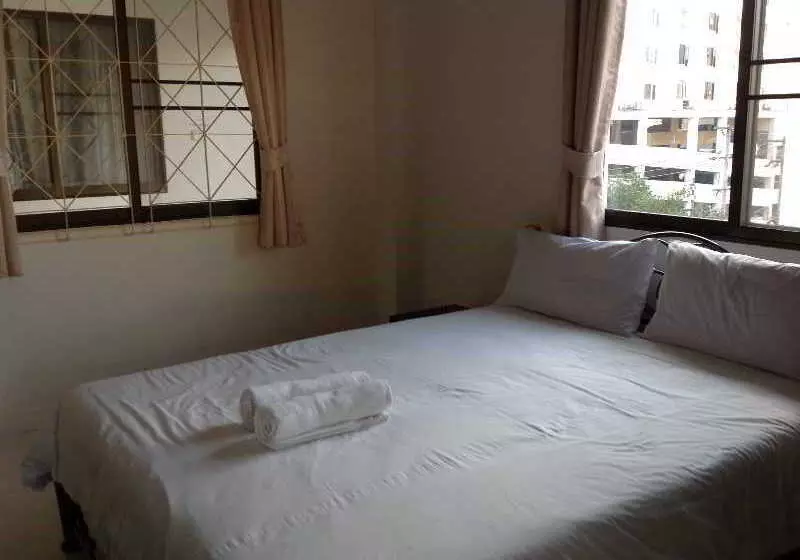 Отель Varada Place