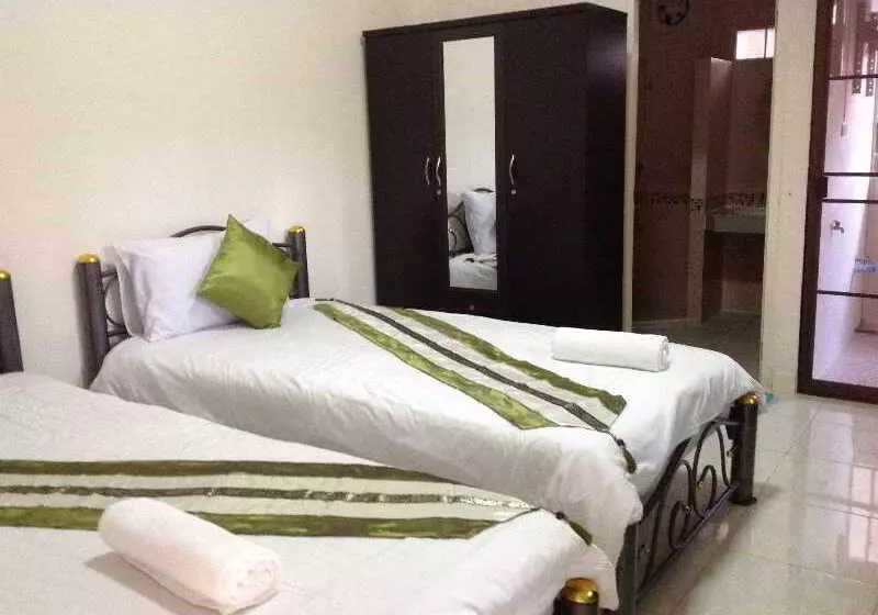 Отель Varada Place