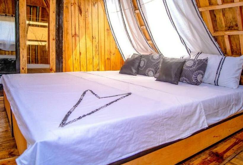 هتل Akira Alira Lodge