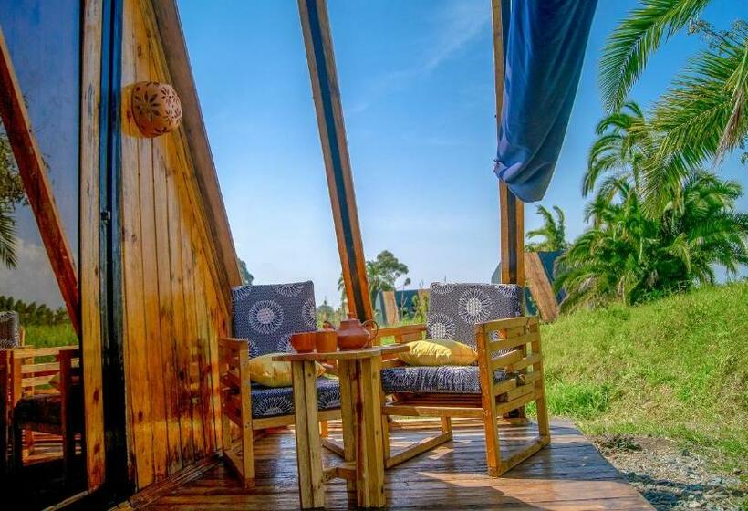 هتل Akira Alira Lodge