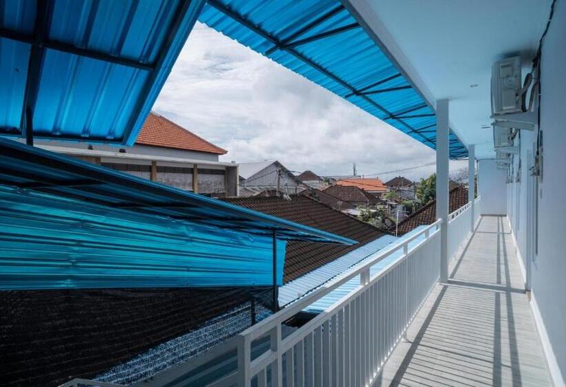 Отель Reddoorz @ Jalan Gunung Talang Mahendradatta