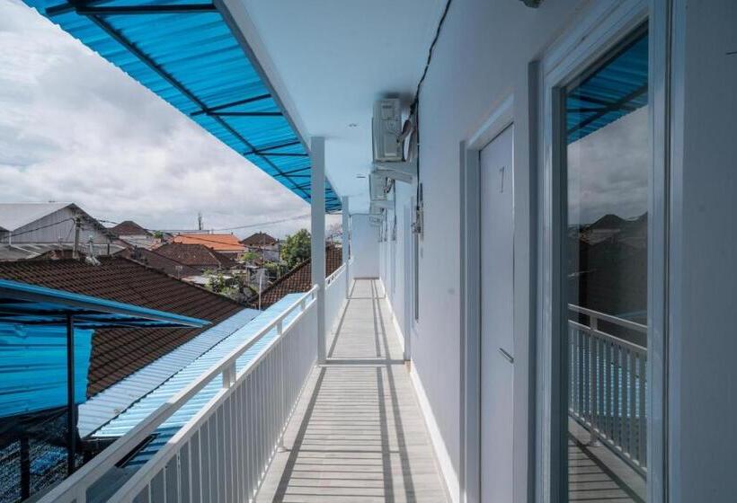 Отель Reddoorz @ Jalan Gunung Talang Mahendradatta