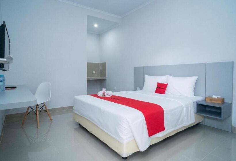 Отель Reddoorz @ Jalan Gunung Talang Mahendradatta