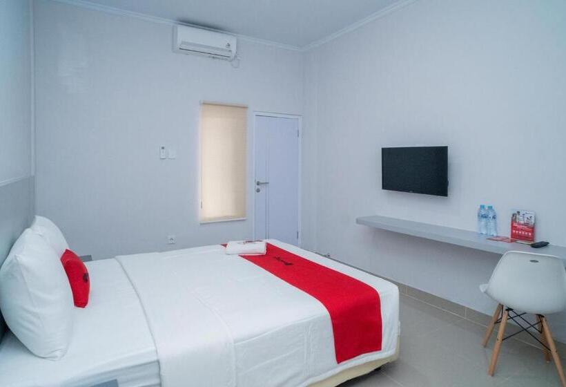 Отель Reddoorz @ Jalan Gunung Talang Mahendradatta