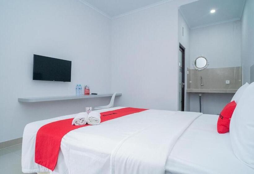 Отель Reddoorz @ Jalan Gunung Talang Mahendradatta