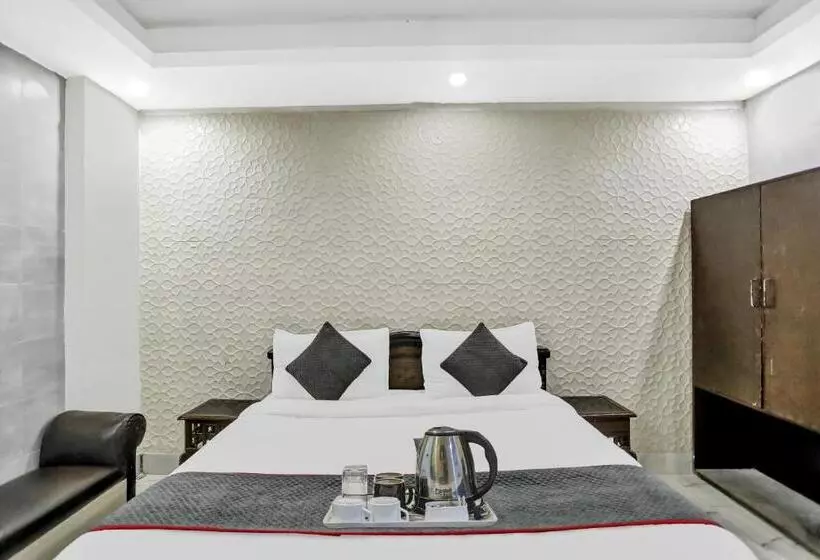 Hotelli Collection O Ap Grand