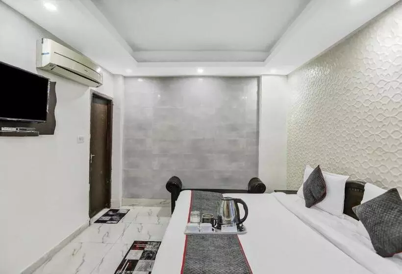 Hotelli Collection O Ap Grand