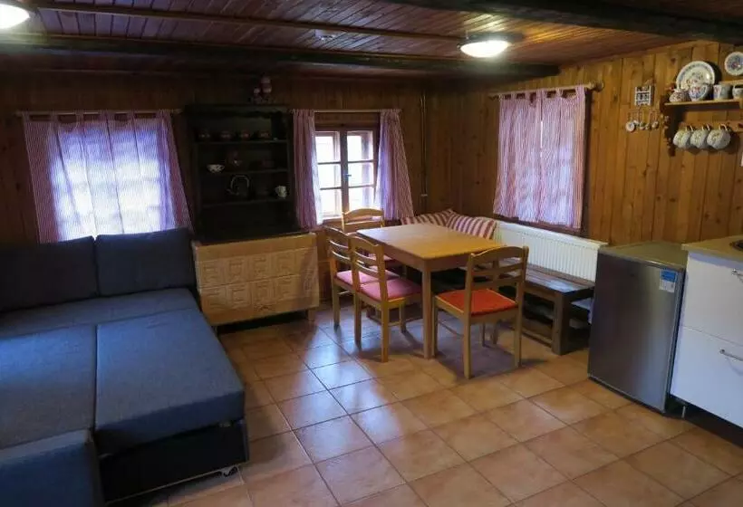 Majatalo Chata Pod Hradem