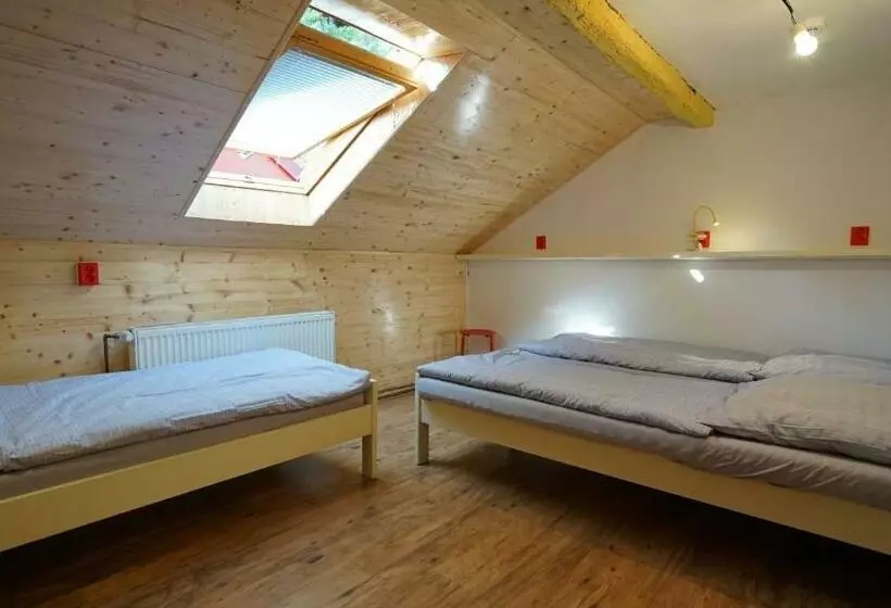 Majatalo Chata Pod Hradem