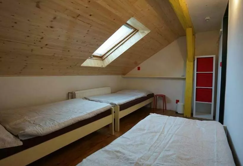 Majatalo Chata Pod Hradem