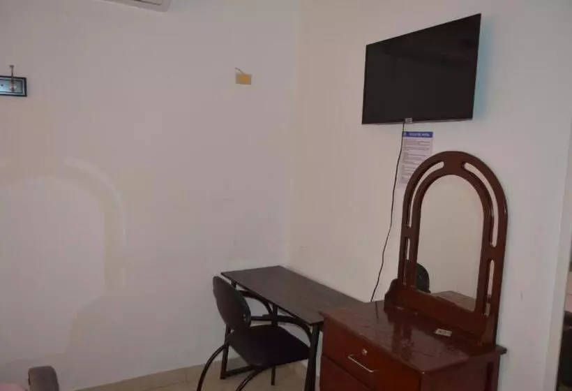 پانسیون Hostal El Naufrago 2