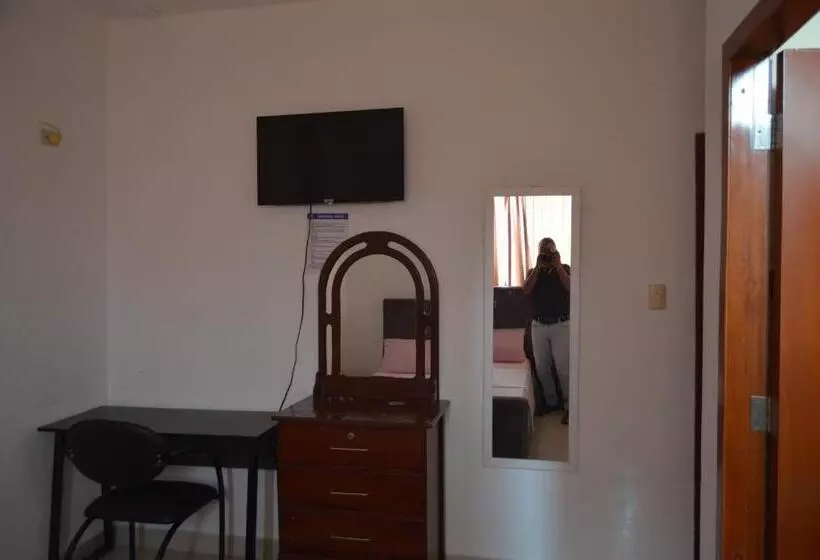 پانسیون Hostal El Naufrago 2