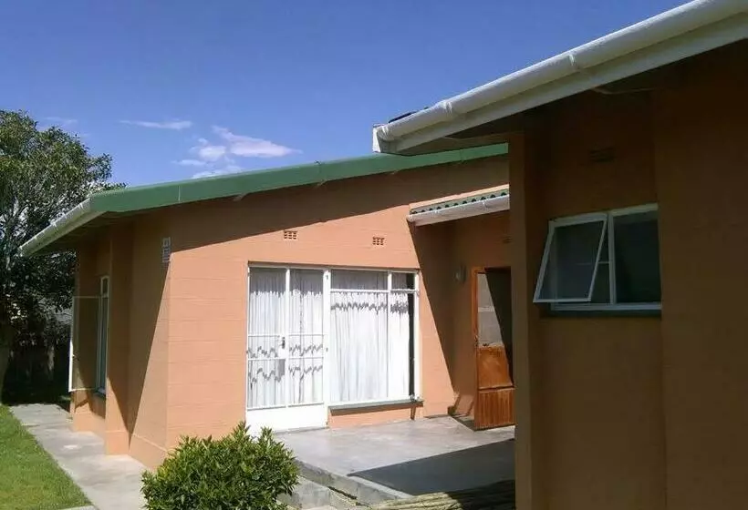 ペンション Spoelklippie Gastehuis