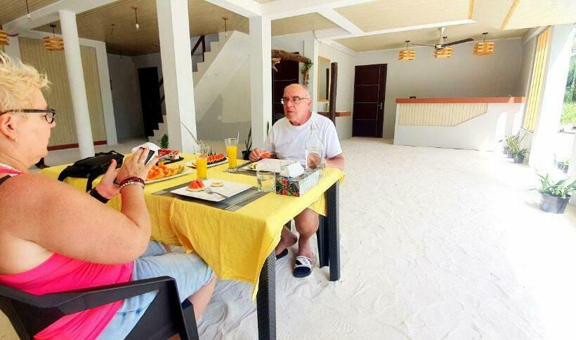 پانسیون White Sand Himandhoo