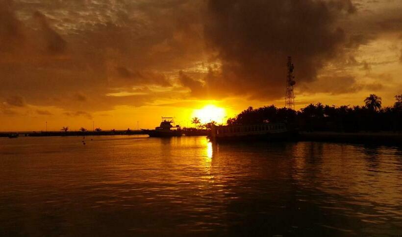 پانسیون White Sand Himandhoo