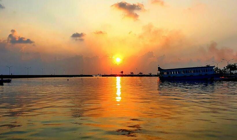پانسیون White Sand Himandhoo