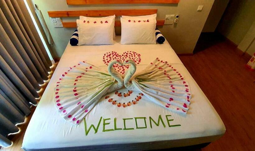 پانسیون White Sand Himandhoo