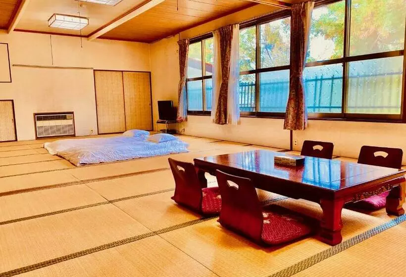 ベッドアンドブレックファースト Togari Inn Suites