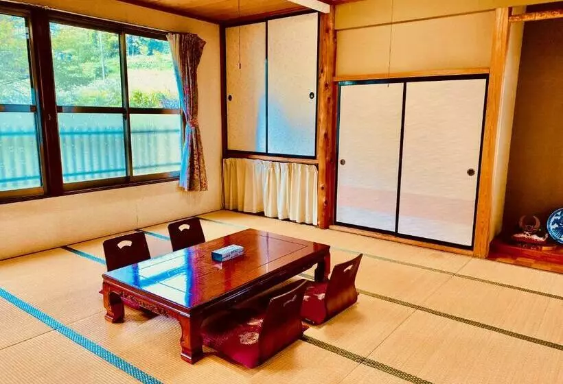 ベッドアンドブレックファースト Togari Inn Suites
