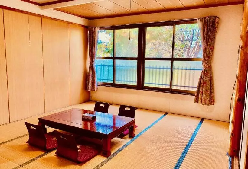 ベッドアンドブレックファースト Togari Inn Suites