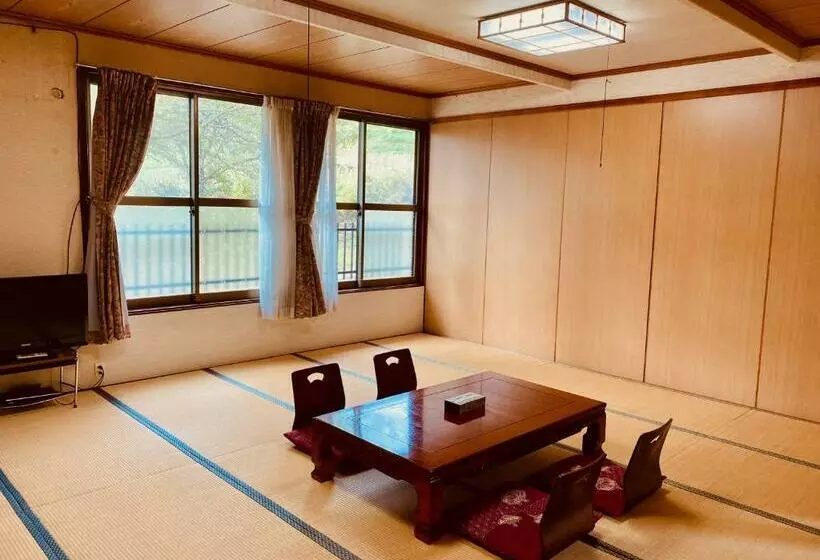 ベッドアンドブレックファースト Togari Inn Suites