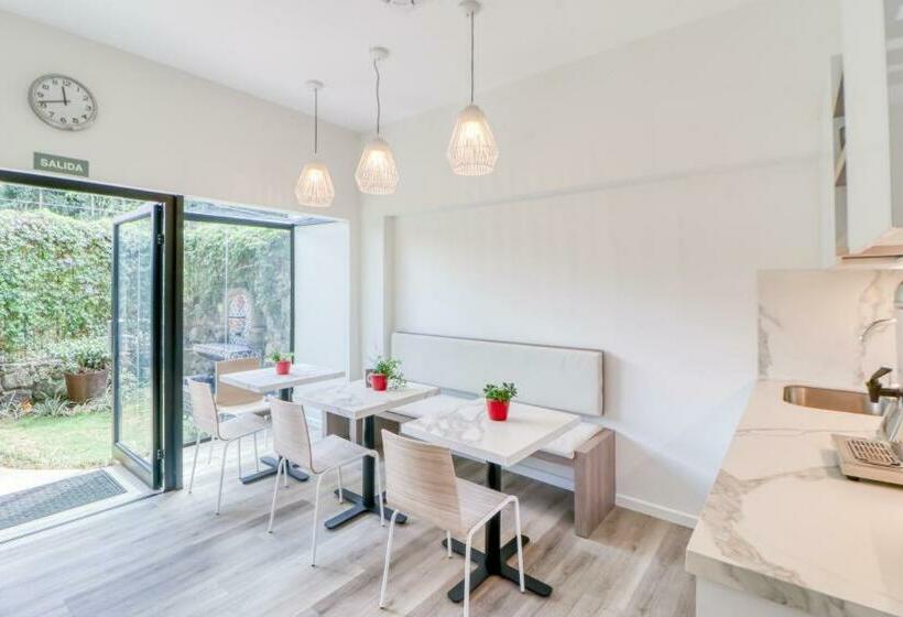 مبيت وإفطار Colina Inn