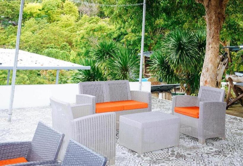 בית מלון כפרי Negra Mountain Resort