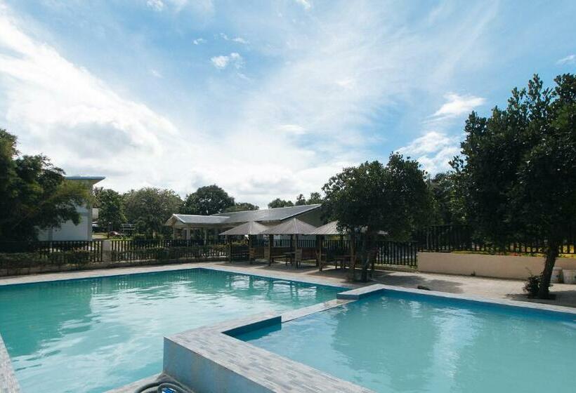 Отель Precious Garden Events Place Cavite