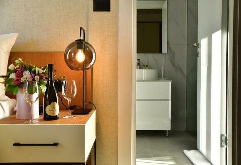 هتل Zeta By Sambic