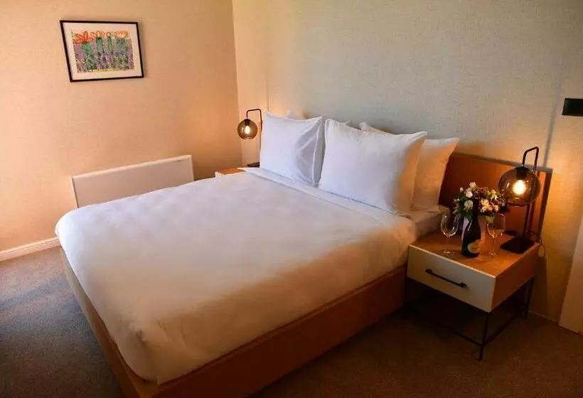 هتل Zeta By Sambic