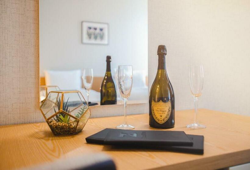 هتل Zeta By Sambic