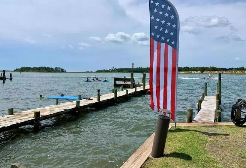 Motelli Waterway Inn