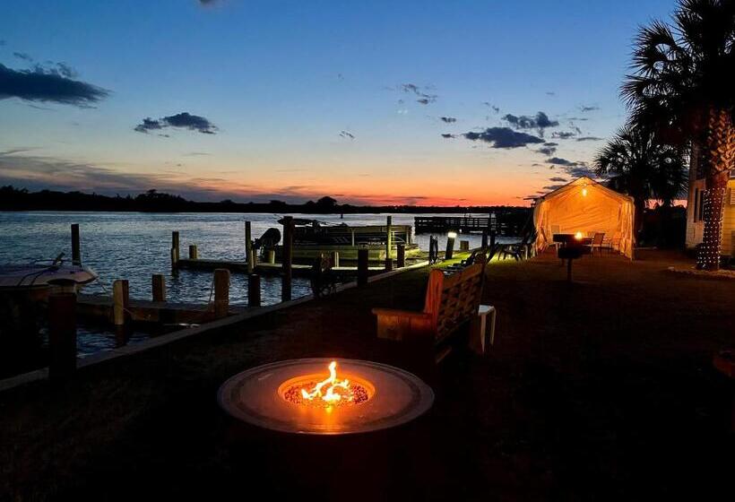 מוטל Waterway Inn