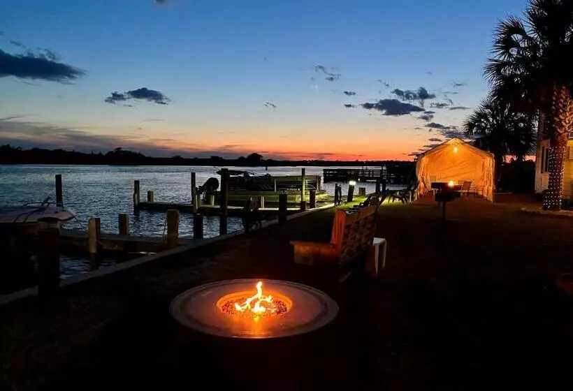 Motelli Waterway Inn