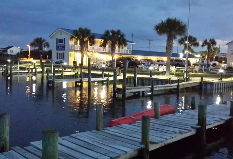 Motelli Waterway Inn