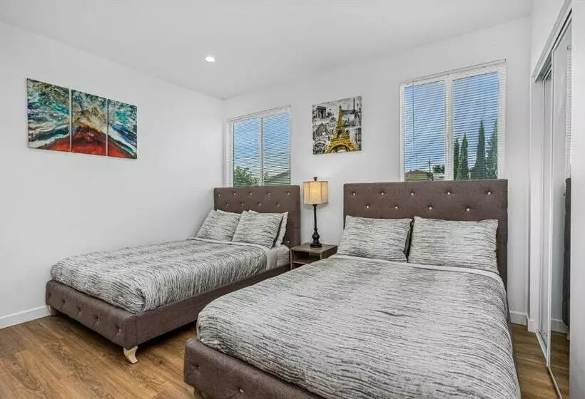 پانسیون Downtown La Stylish Suites
